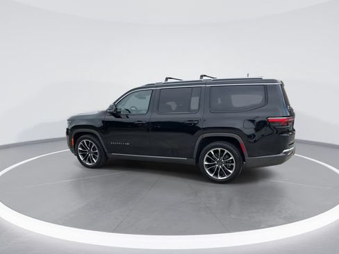 Used 2022 Jeep Wagoneer Series III w/ Premium Group I AWD/4WD image 4