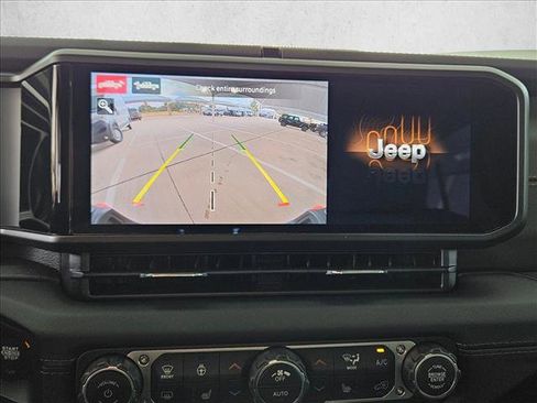 New 2025 Jeep Gladiator Mojave image 13