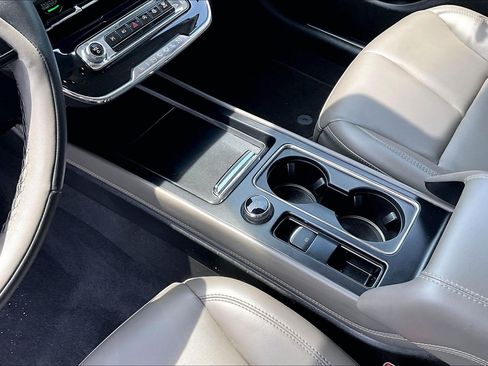 Used 2023 Lincoln Corsair FWD image 18