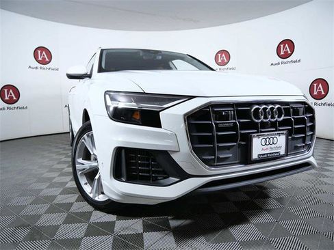 Used 2022 Audi Q8 Premium Plus image 2