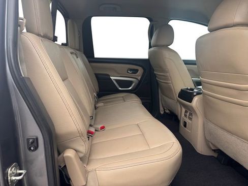Used 2017 Nissan Titan SL image 14