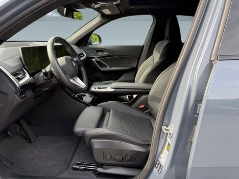 Certified 2025 BMW X2 xDrive28i AWD/4WD image 5