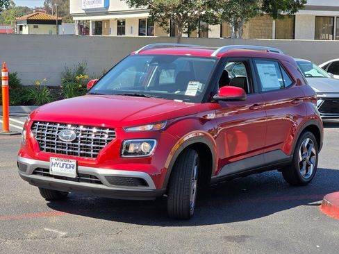 New 2025 Hyundai Venue SEL image 4