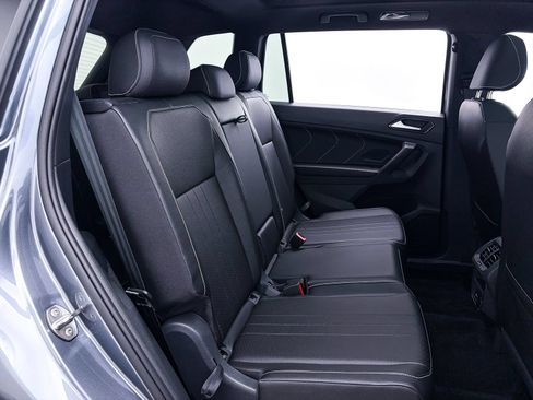 Used 2024 Volkswagen Tiguan SE R-Line FWD image 35