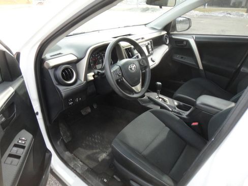 Used 2013 Toyota RAV4 XLE image 15