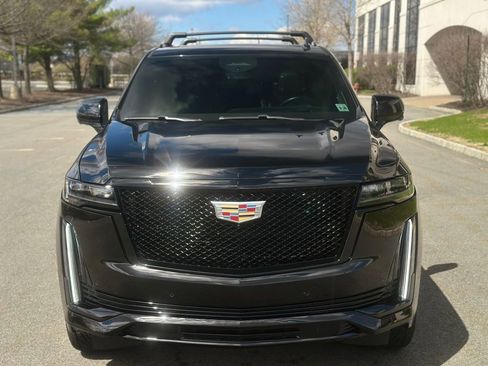 Used 2021 Cadillac Escalade Sport Platinum AWD/4WD image 3