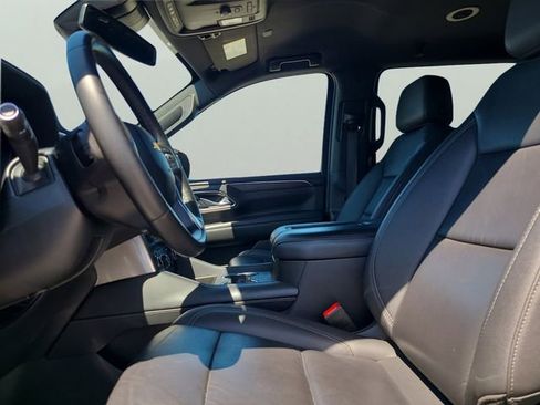 Used 2024 Chevrolet Suburban LT AWD/4WD image 19