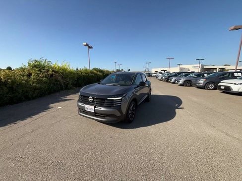 Used 2026 Nissan Kicks SV w/ Cold Weather Package AWD/4WD image 7