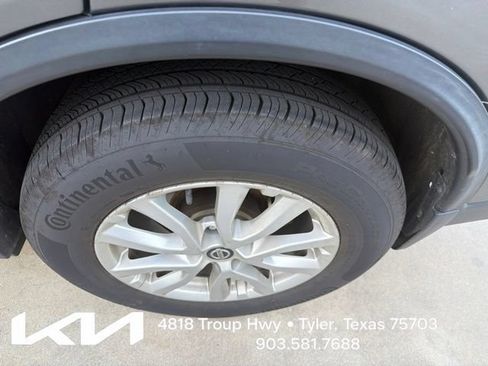 Used 2019 Nissan Rogue S w/ Special Edition Package FWD image 7