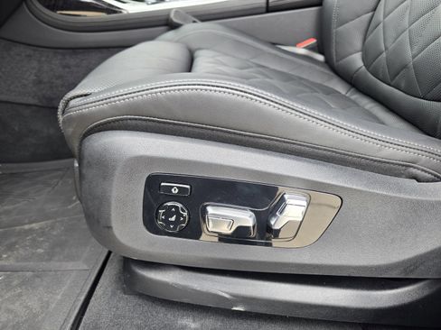 Used 2026 BMW X7 xDrive40i w/ M Sport Package AWD/4WD image 19