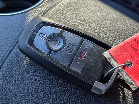 Used 2016 Ford Mustang Premium image 30