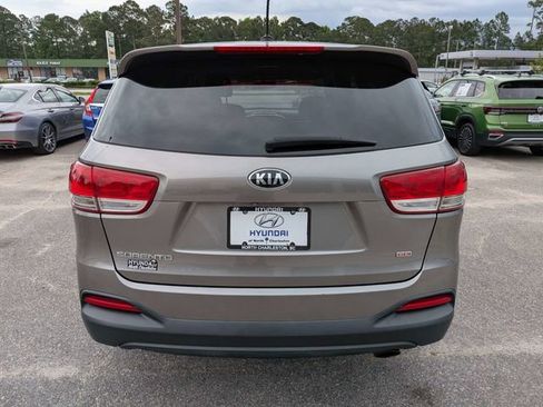 Used 2018 Kia Sorento L FWD image 5