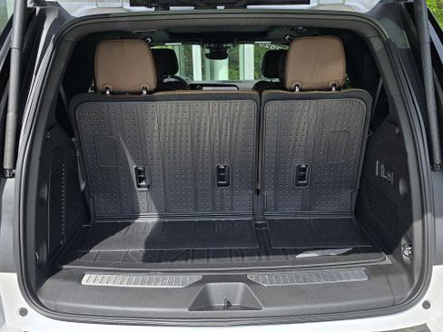 Used 2025 Chevrolet Tahoe High Country image 35