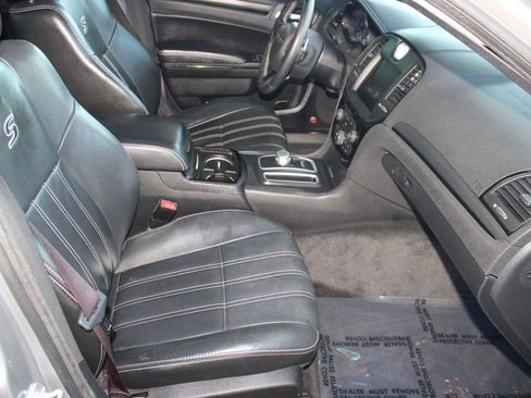 Used 2016 Chrysler 300 S image 31