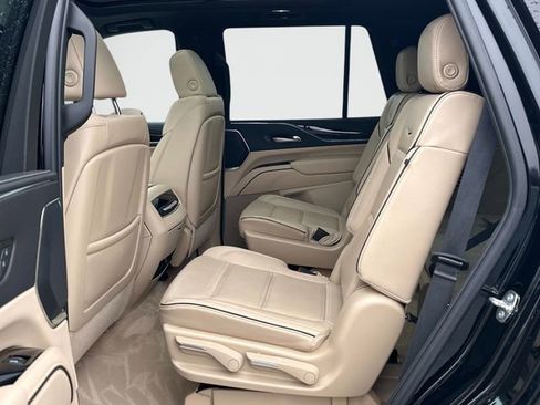 Certified 2024 Cadillac Escalade Premium Luxury image 17