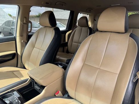 Used 2016 Kia Sedona SX FWD image 38