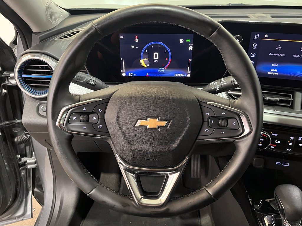 Certified 2025 Chevrolet Trax LT w/ LT Convenience Package FWD image 20