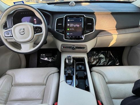 Used 2023 Volvo XC90 B6 Ultimate w/ Lounge Package image 13