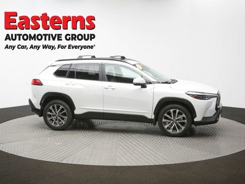 Used 2022 Toyota Corolla Cross XLE w/ Convenience Package image 43