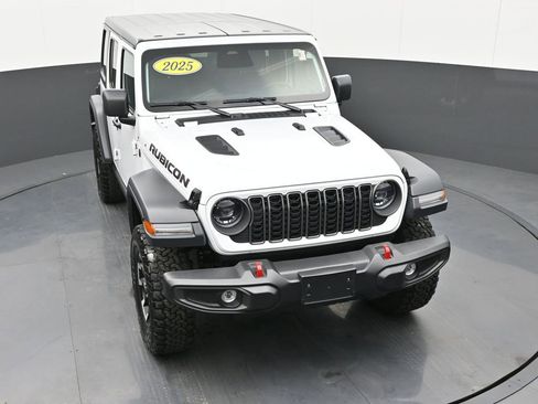 Used 2025 Jeep Wrangler Unlimited Rubicon image 46