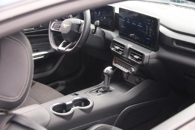 Used 2025 Ford Mustang Coupe RWD image 24