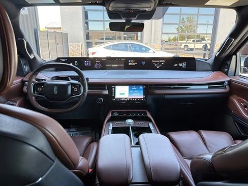 Used 2025 Lincoln Navigator Reserve AWD/4WD image 63