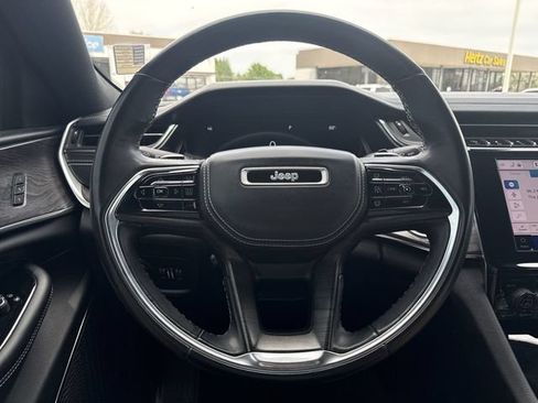 Used 2022 Jeep Grand Cherokee Overland AWD/4WD image 14
