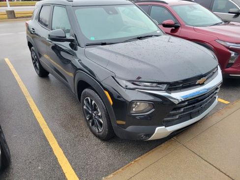 Used 2023 Chevrolet TrailBlazer LT w/ Convenience Package image 3