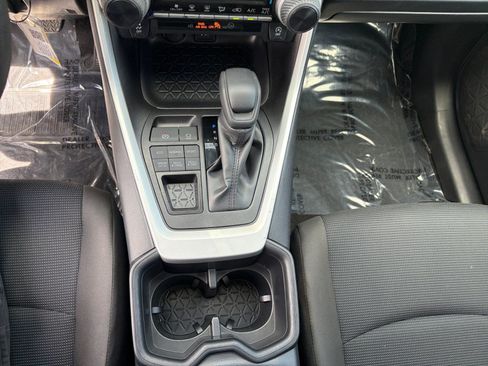 Used 2025 Toyota RAV4 LE AWD/4WD image 23