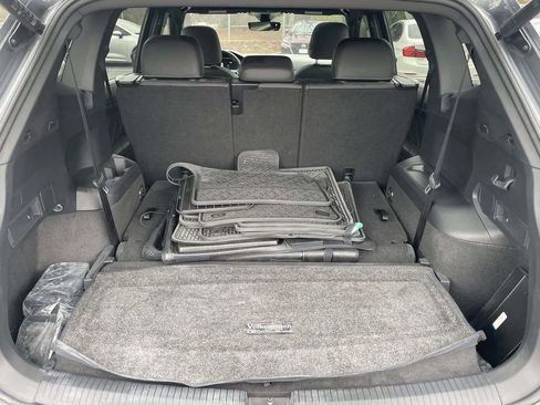 Used 2024 Volkswagen Tiguan SE R-Line w/ MDO Package, Three-Row image 48