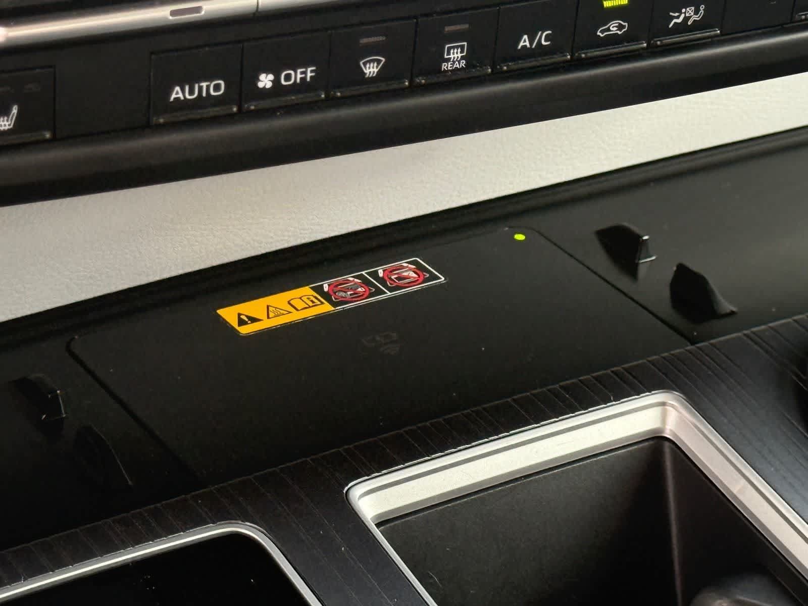 Used 2025 Toyota Sienna XLE FWD image 24