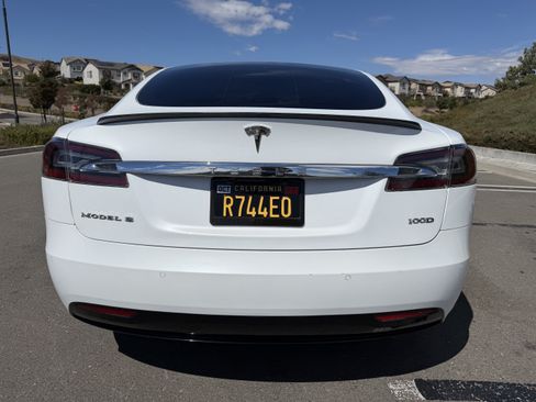 Used 2018 Tesla Model S 100D AWD/4WD image 8