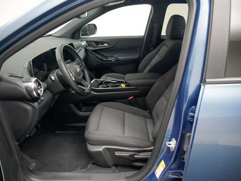 Used 2026 Chevrolet Equinox LT AWD/4WD image 24