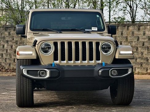 Used 2022 Jeep Wrangler Unlimited Sahara 4xe image 9