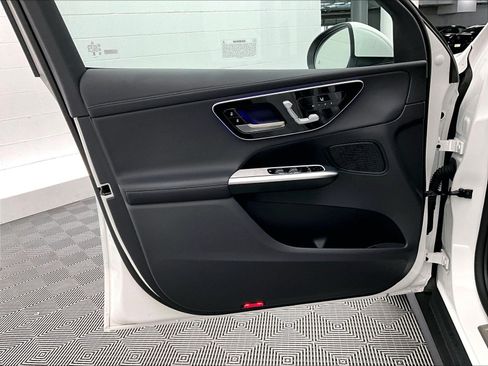 Certified 2023 Mercedes-Benz GLC 300 image 24
