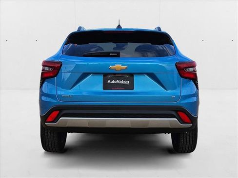 New 2026 Chevrolet Trax LT w/ Driver Confidence Package image 8