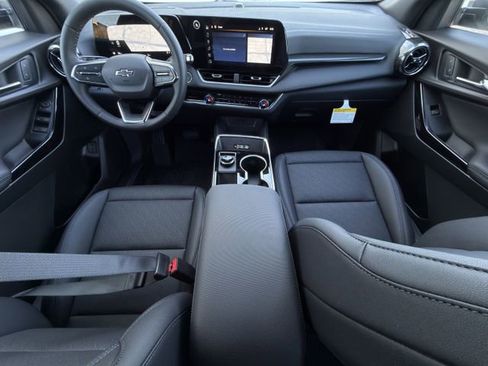 New 2026 Chevrolet Equinox LT w/ Convenience Package II image 9