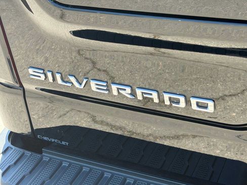 Used 2024 Chevrolet Silverado 1500 LTZ w/ LTZ Premium Package AWD/4WD image 31