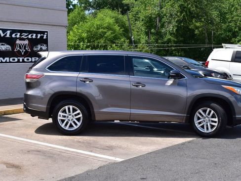 Used 2014 Toyota Highlander LE FWD image 4