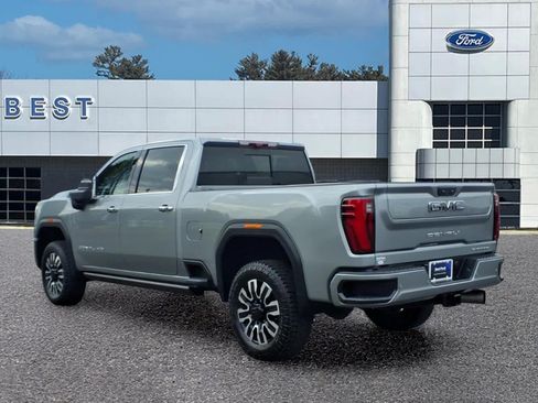 Used 2024 GMC Sierra 2500 Denali Ultimate w/ Max Trailering Package AWD/4WD image 4