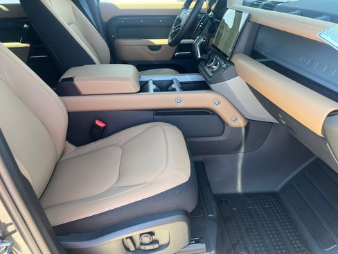 New 2026 Land Rover Defender 110 V8 image 21