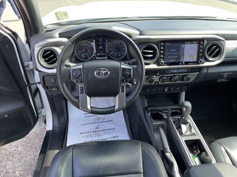 Certified 2021 Toyota Tacoma Limited AWD/4WD image 12