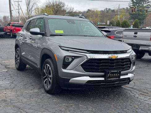 Used 2025 Chevrolet TrailBlazer LT AWD/4WD image 13