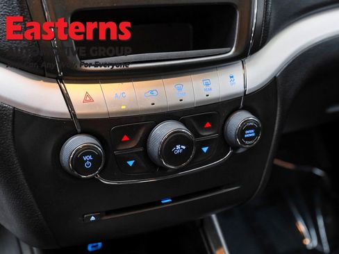 Used 2017 Dodge Journey SE w/ Flexible Seating Group image 20