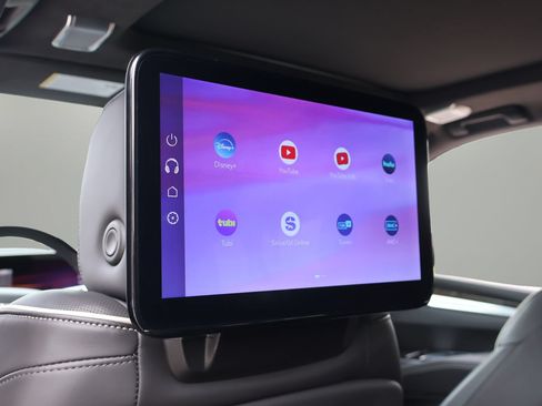 Certified 2026 Cadillac Escalade ESV Platinum Sport w/ LPO, Floor Liner Package AWD/4WD image 15