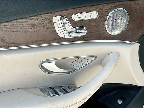 Used 2017 Mercedes-Benz E 300 image 18
