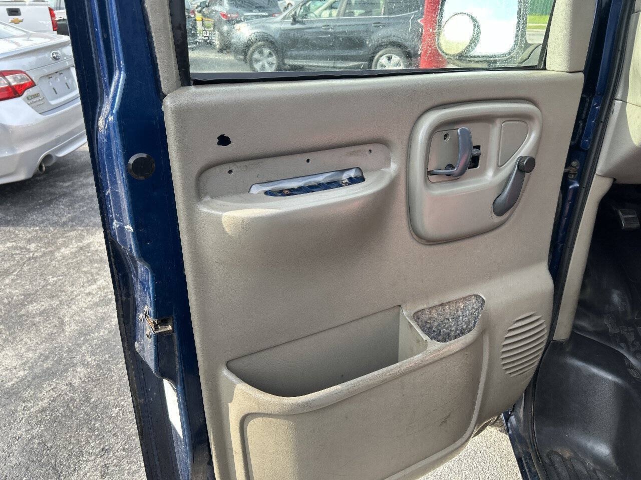 Used 2000 Chevrolet Express 3500 RWD image 10