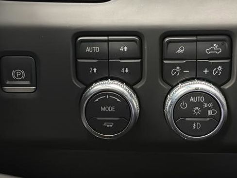 Used 2023 GMC Sierra 1500 AT4 w/ AT4 Premium Package AWD/4WD image 31