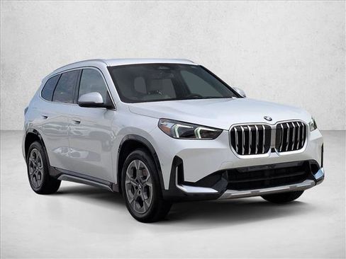 Used 2024 BMW X1 xDrive28i w/ Technology Package image 3