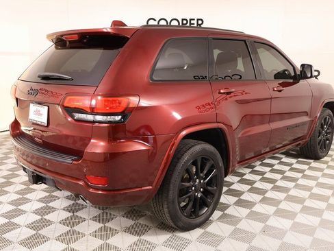 Used 2020 Jeep Grand Cherokee Altitude image 21
